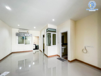 *****ทาวน์เฮ้าส์มือสอง นนทบุรี ม.โกลเด้นทาวน์ ชัยพฤกษ์-วงแหวน เนื้อที่ 21.20 ตร.ว. ฟังก์ชัน 4 ห้องนอน 3 ห้องน้ำ 2 ที่จอดรถ บ้านสภาพใหม่ ไม่ต้องต่อเติมอะไรเพิ่มก็พร้อมเข้าอยู่ได้เลย ทำเลดี เชื่อมต่อถนนบางกรวย-ไทรน้อย, ถนนกาญจนาภิเษก, ใกล้เซ็นทรัลเวสต์เกต และทางด่วน "ศรีรัช"